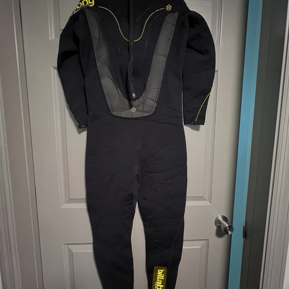 Billabong Black and Yellow Full-Body Wetsuit